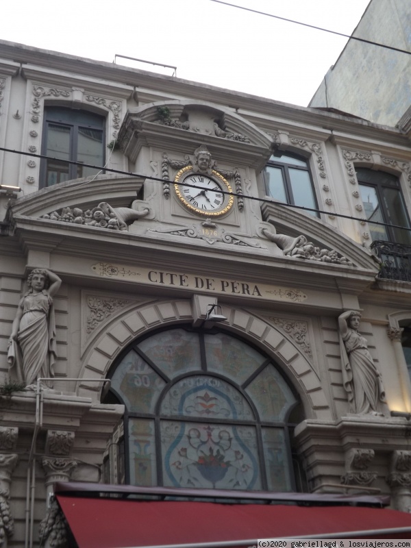 ESTAMBUL : ISTIKAL CADESSI Y EL PASAJE DE LAS FLORES