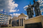 estatuas de Cirilo y Metodio