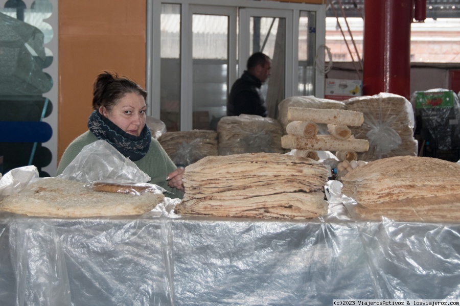 Pan tradicional lavash en Ereván - Armenia