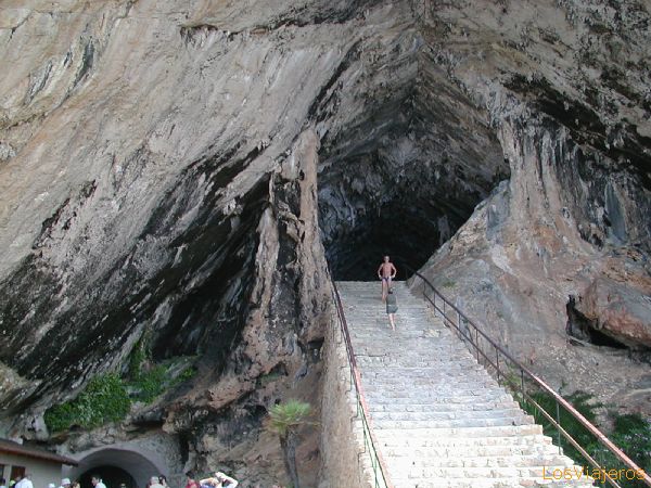 Entrada a la cueva de Artà - España