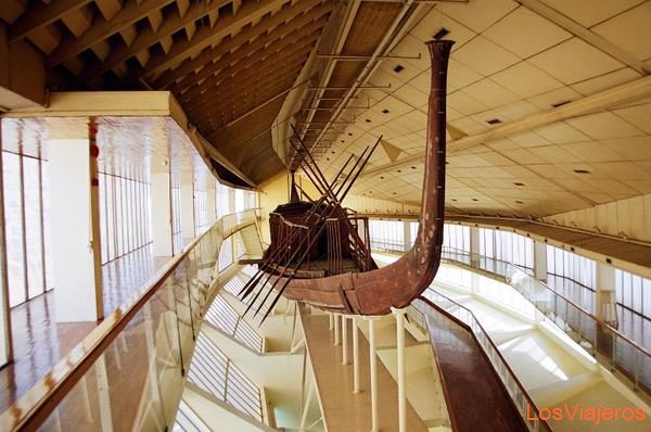 Barca solar de Keops-Giza-Egipto
