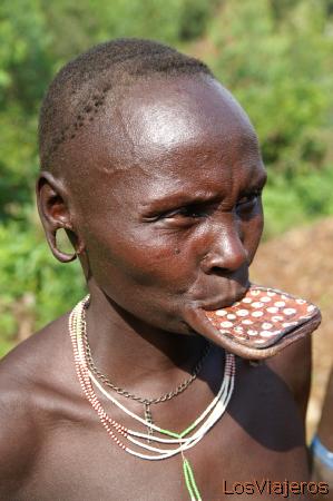 Mujer Mursi con plato en la boca - Valle del Omo - Etiopia