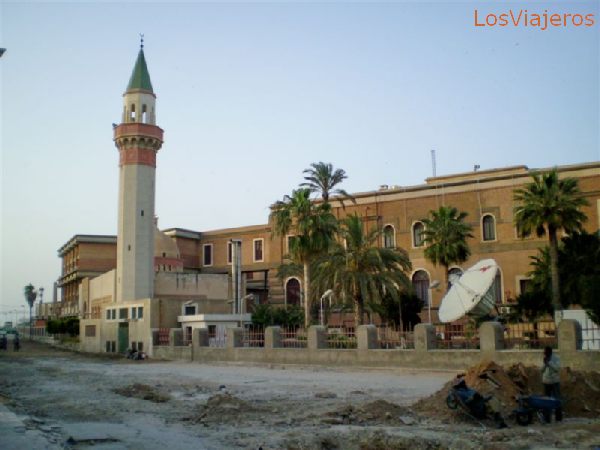Tripoli, mosque beside the old town - Libya
Trípoli, mezquita  junto a la medina - Libia