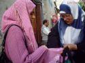 Ampliar Foto: Trípoli, mujeres de compras por la calle