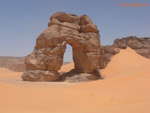 Enorme arco natural de roca - Libia