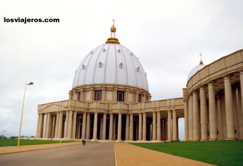 Basilique de Notre Dame de la Paix - Yamoussoukro - Ivory Coast / Cote d'Ivoire
Basilica Nuestra Señora de la Paz - Yamoussoukro - Costa de Marfil