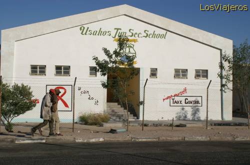 Publicidad sobre el SIDA en escuela - Namibia