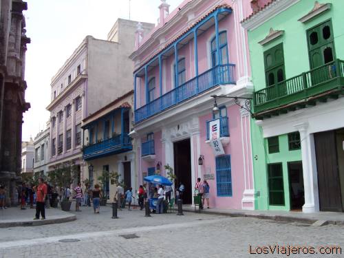 Paseando por La Habana Vieja- Cuba
Walking by Old Havana- Cuba