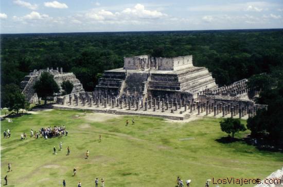 Chichen Itza - The Group of Thousand Columns - Mexico
Chichén Itzá - El Grupo de las Mil Columnas - Mexico