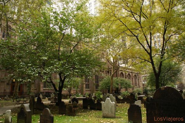 Cementerio a los pies de Trinity Church - Nueva York - USA