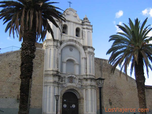 Una de las tantas iglesias de Cochabamba - Bolivia