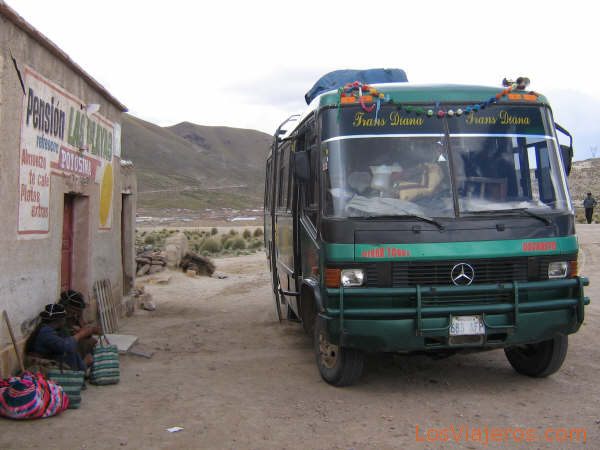 Este autobús hace la ruta Potosí - Uyuni. 6 horas de viaje - Bolivia
Six hours in this bus to arrive to Uyuni from Potosí - Bolivia
