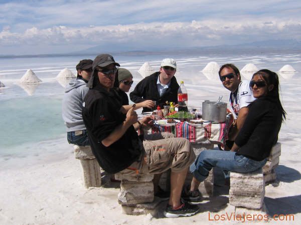 Having lunch at Uyuni Salt - Bolivia
Almuerzo en el Salar - Bolivia