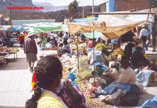 Mercado indigena en Titicaca - Bolivia
 Bolivian market in Titicaca Lake