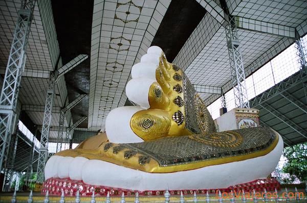 Buda de Shwethalyaung-Bago-Myanmar