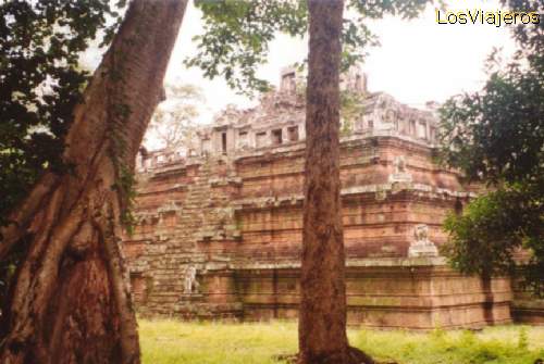 Phimeanakas, la pirámide escalonada - Angkor - Camboya
Phimeanakas, the stepped pyramid - Angkor - Cambodia