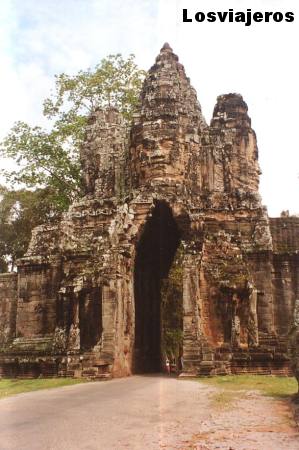 Puerta sur de Angkor Thom - Camboya
Angkor Thom south Gate - Cambodia
