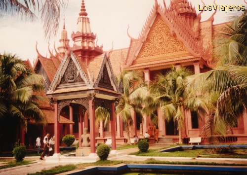 National Museum main courtyard - Cambodia
Museo Nacional patio central - Camboya