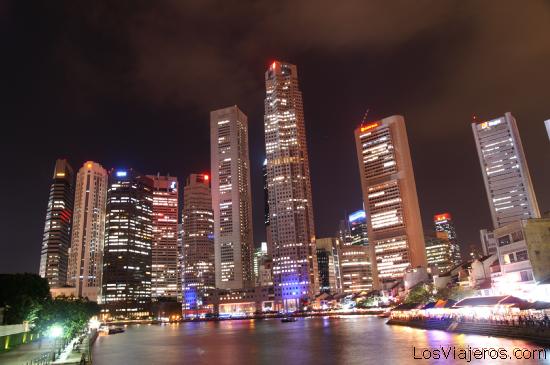 City on night - Singapore
La ciudad de noche - Singapur