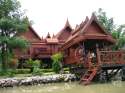 Casa tradicional en los canales de Bangkok - Tailandia