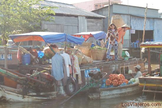 Boat-house in the Mekong Delta - Vietnam
Casa-Barco en el Delta del Mekong - Vietnam