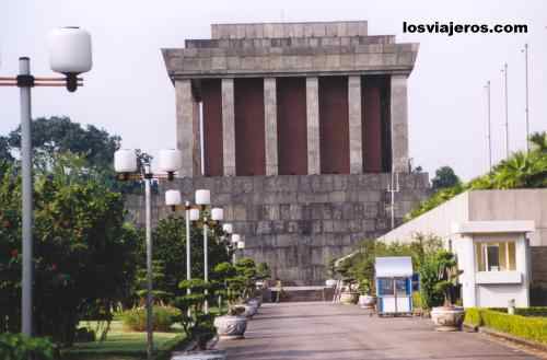 Hoo Chi Minh Mausoleum - Hanoi - Vietnam
Mausoleo Hoo Chi Minh - Hanoi - Vietnam