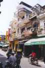Casas estrechas en el Barrio Viejo.
Narrow shophouses in the Old Quarter - Hanoi