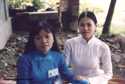 Ampliar Foto: Chicas vestidas con el Ao Dai en Hoa Lu