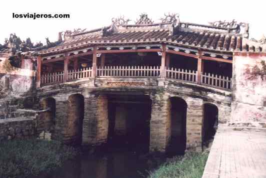 Puente japonés cubierto en Hoian. - Vietnam