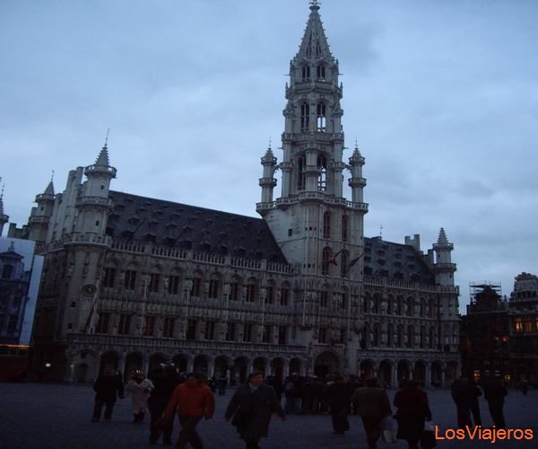 Ayuntamiento en la Gran Plaza. Bruselas. - Belgica
City at the Grand Plaza. Brussels. - Belgium