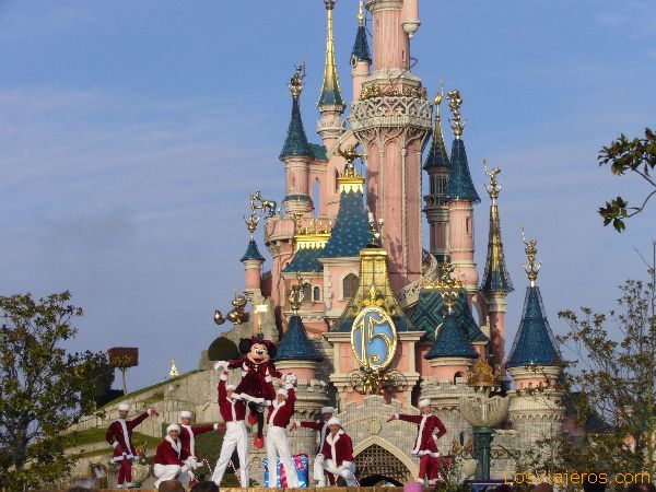 Christmas spectacle opposite to the Castle - Disneyland París - France
Espectáculo navideño frente al Castillo - Disneyland París - Francia