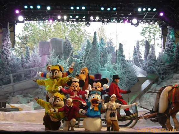 Mickey y la Magia del Invierno en Navidad - Disneylad París - Francia